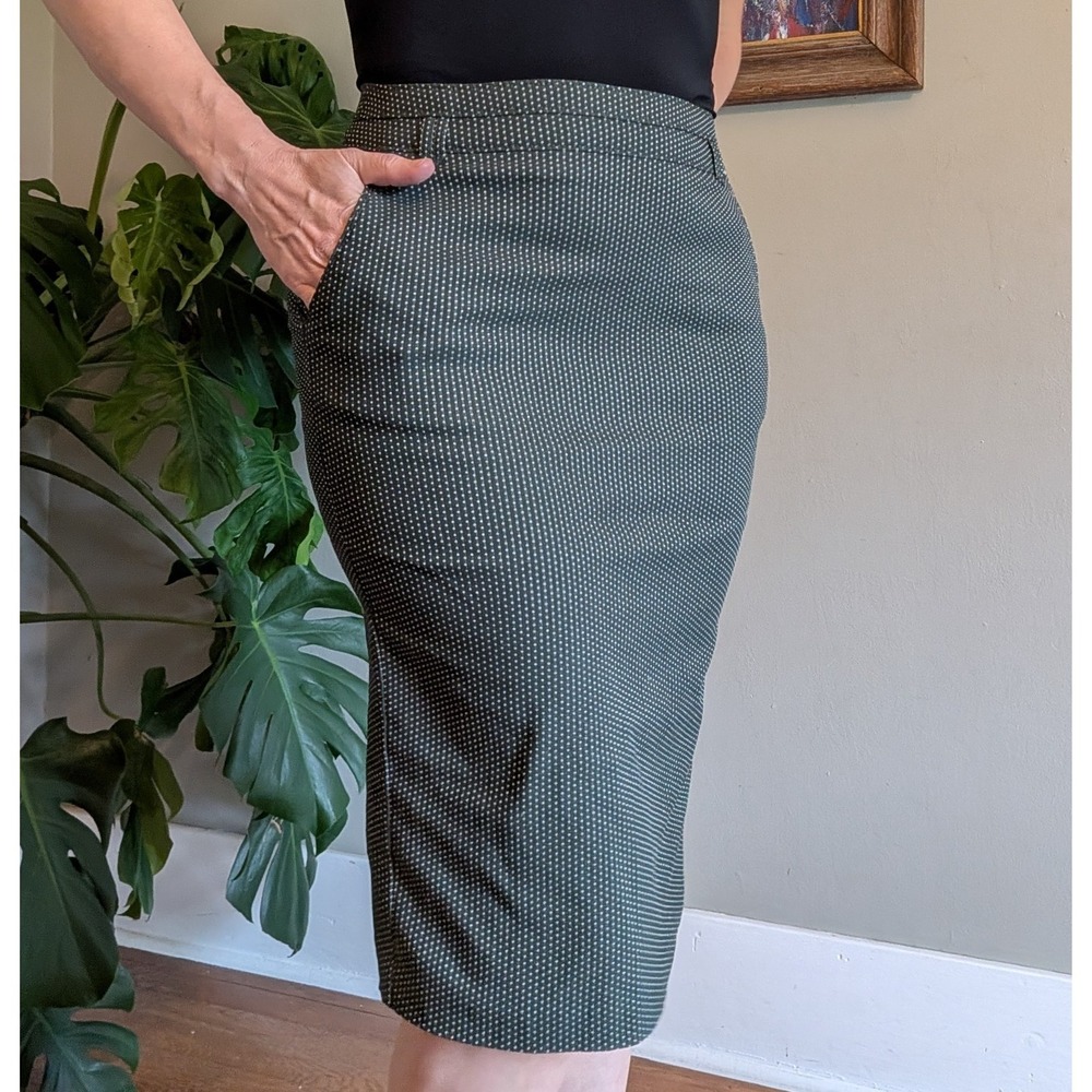 DAZZ Green Polka Dot Pencil Skirt Professional Sleek Career Minimal Classic Fit